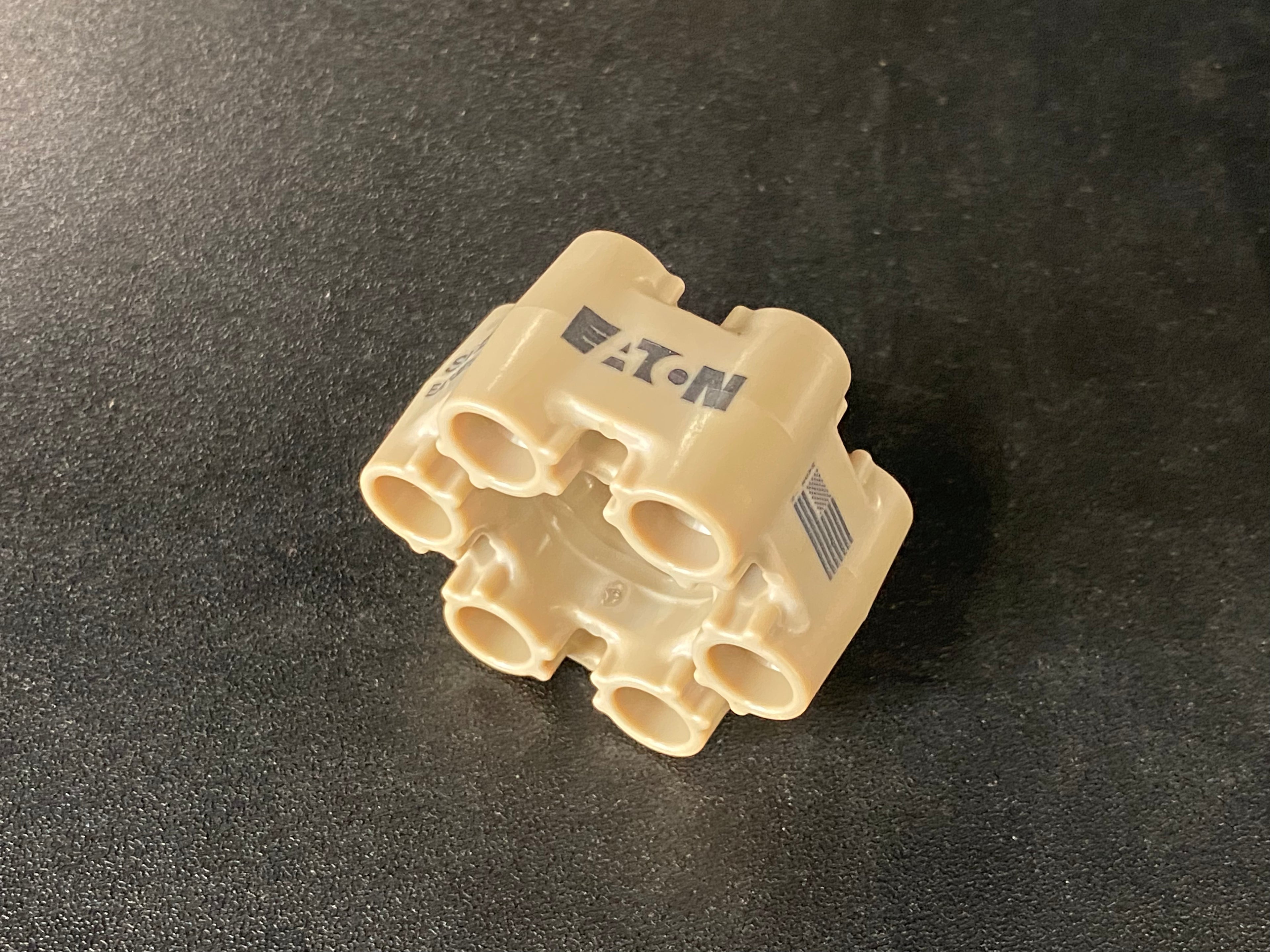 Eaton solid isolator - LSA/LS9