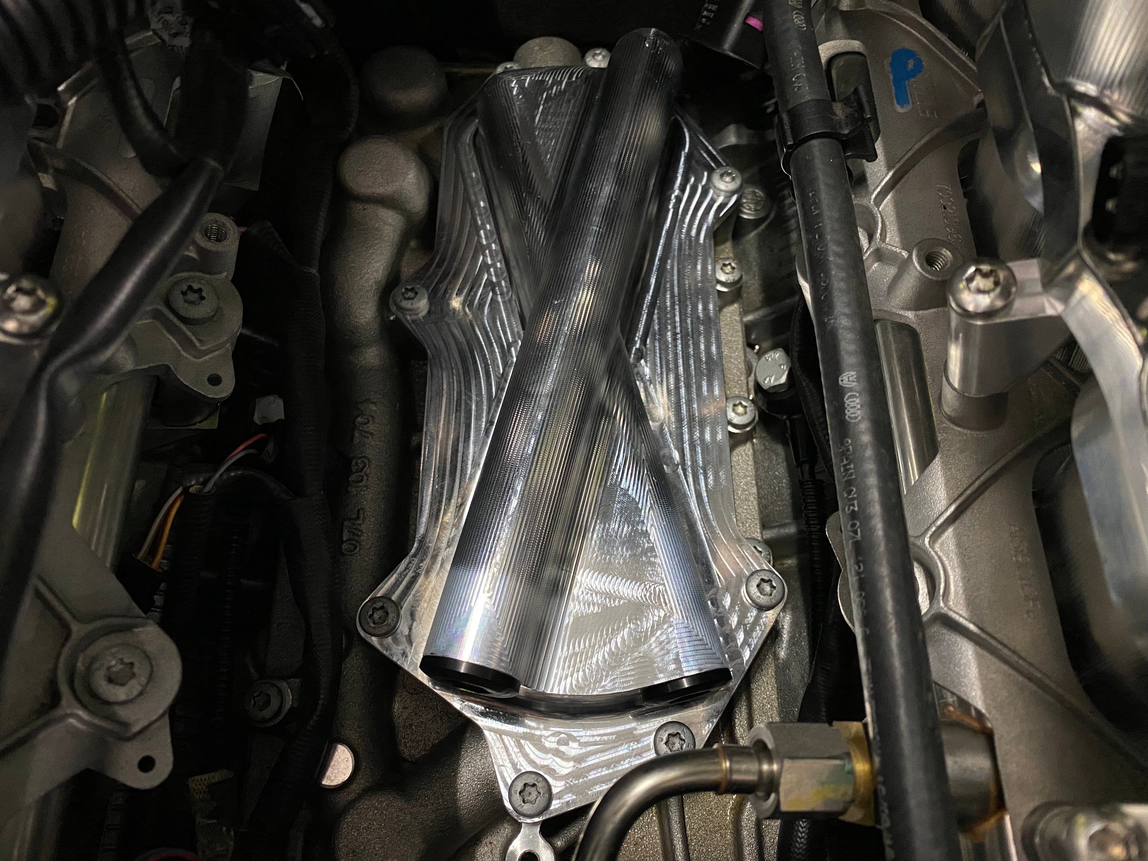 Huracan/R8 V10 Oil Heater/Exchanger Delete