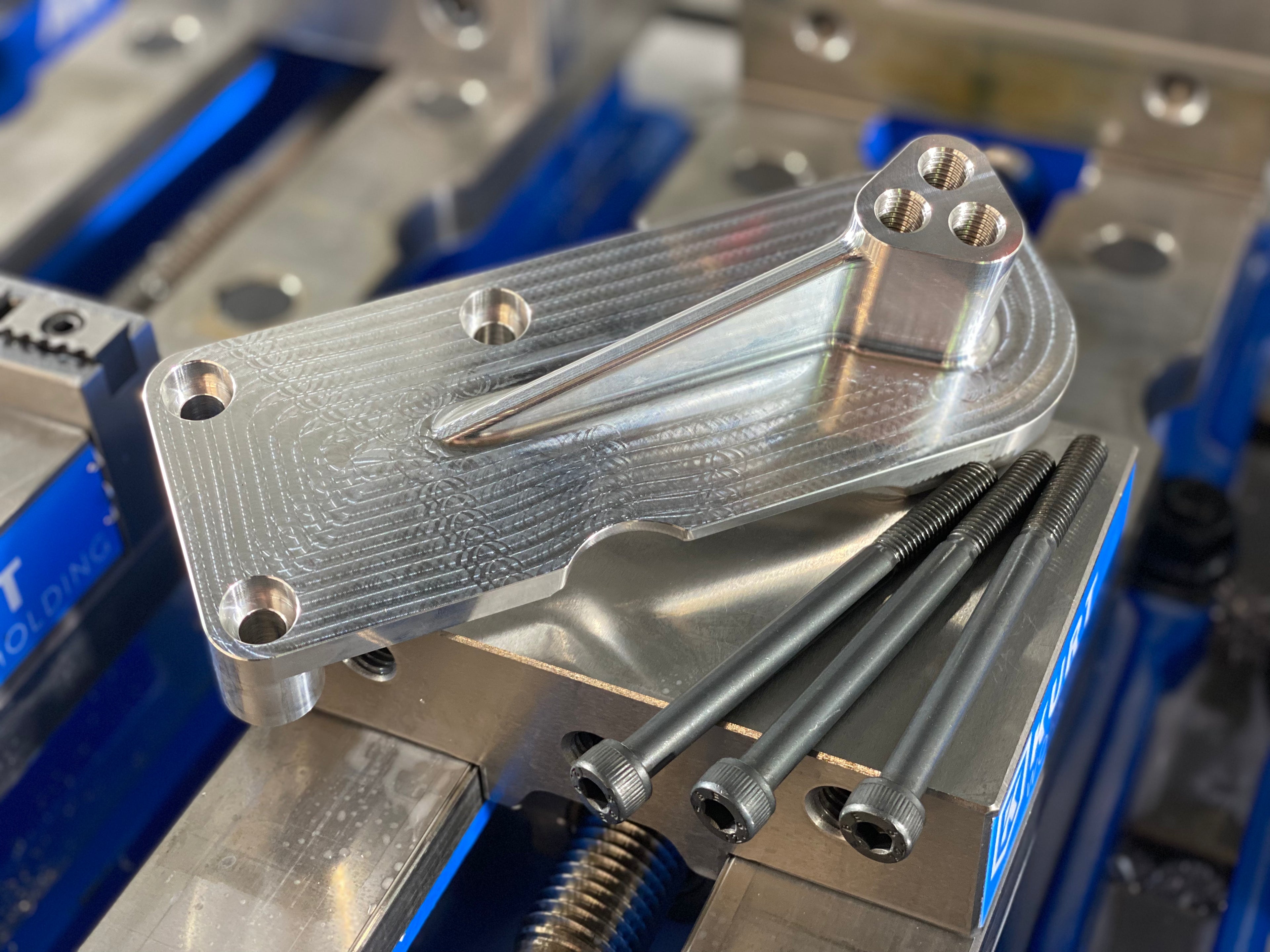 LT4/LT5 Upper Idler Bracket System
